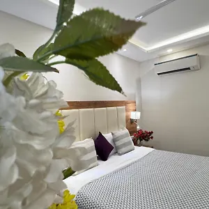 hotel-golf-view-suites.top-gurgaonhotels.com/