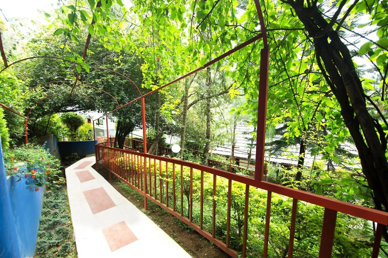 The New Whispering Meadows Hotel Munnar 3*,